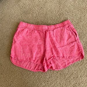 Vineyard vines hot pink shorts